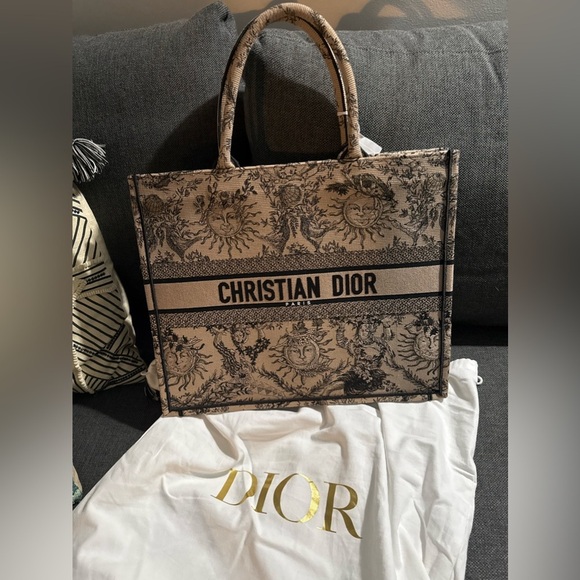 Dior NWT large book tote toile du soleil beige NEW 2023 - Picture 2 of 4